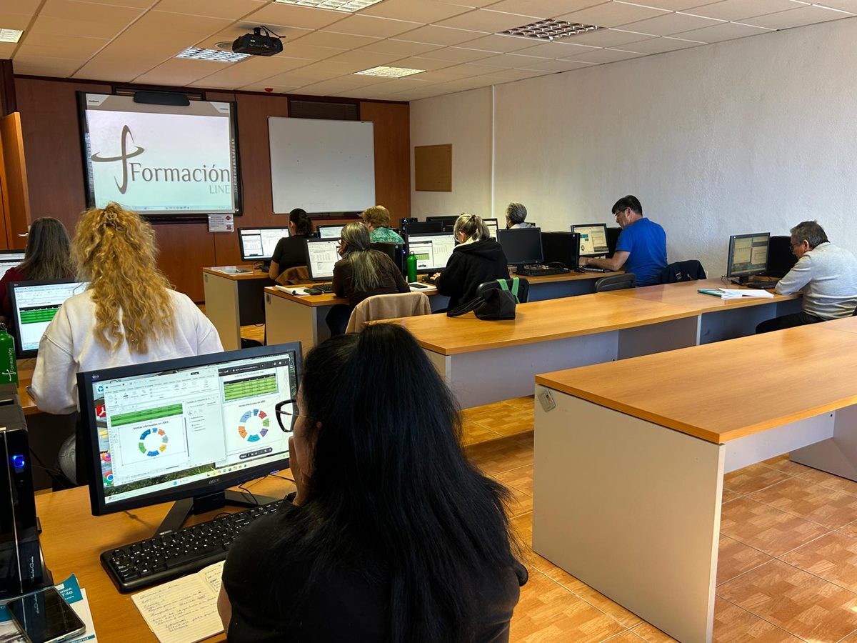 Alumnos en formación de Excel y Power BI con Formaciónline